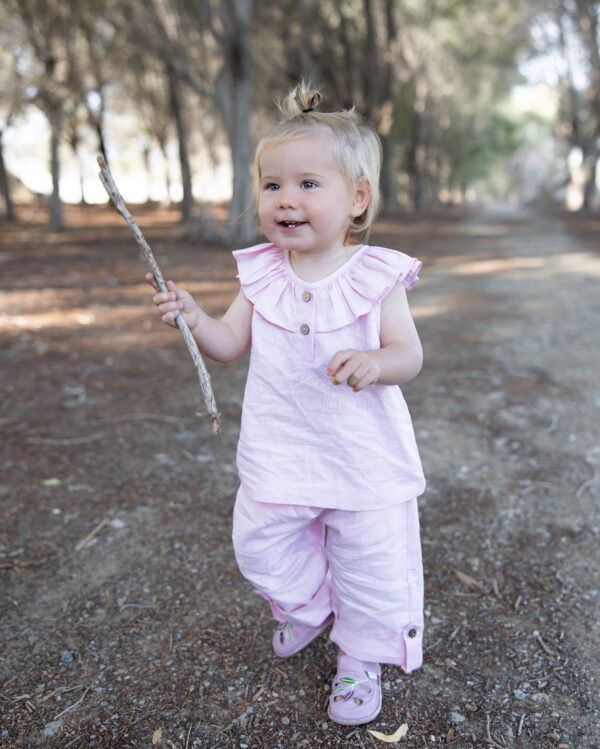 mace and co kids dubai linen frill top and pants two piece set in baby pink colour, for girls, ages 12-18 months, perfect for special occasions, parties and playtime.